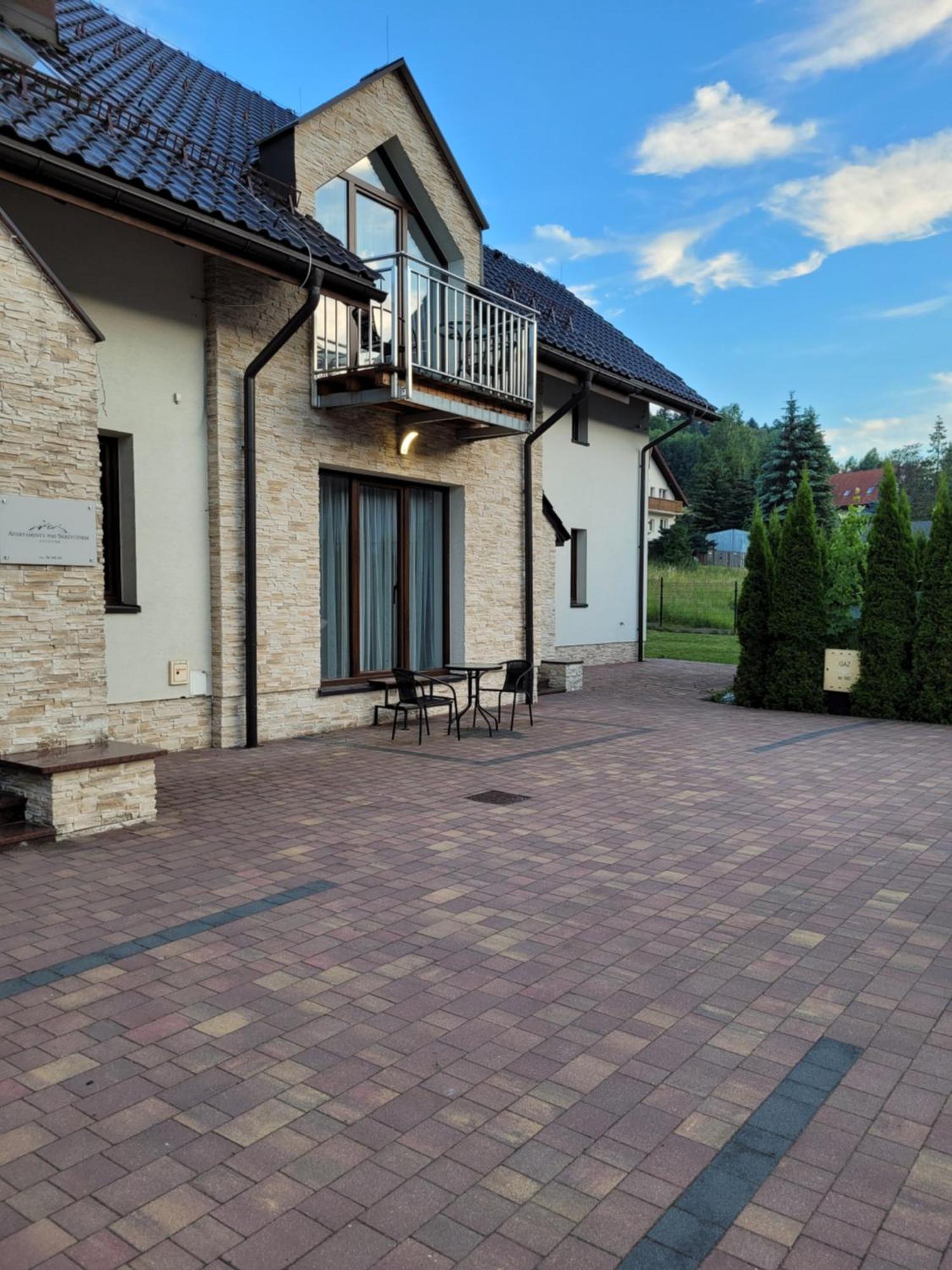 Apartamenty Pod Skrzycznem 什切尔克 外观 照片